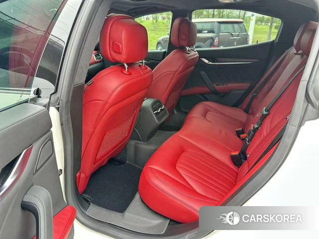 Maserati Ghibli id 4209559 из Китая 21