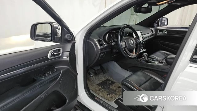 Jeep Grand Cherokee id 4594682 из Кореи 30