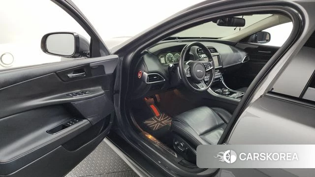 Jaguar XE id 4345486 из Кореи 34