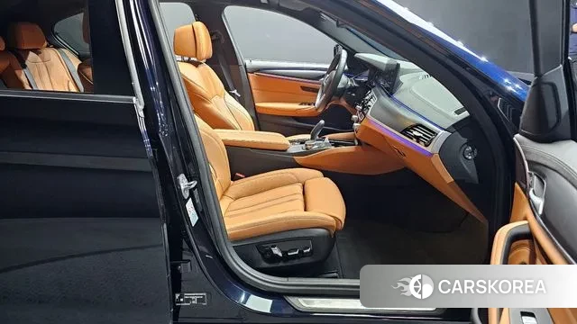 BMW 5 Series (G30) id 3389185 из Кореи 20