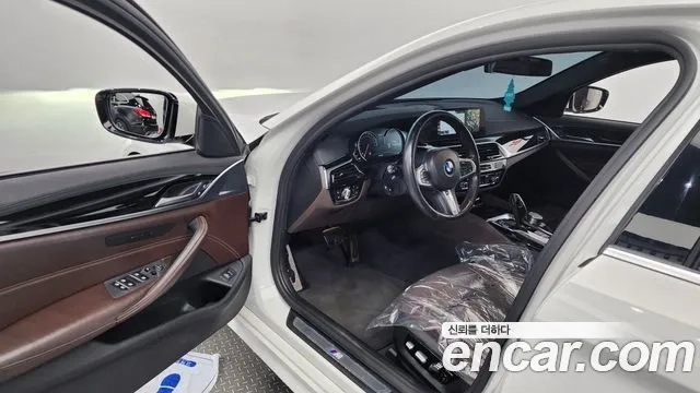 BMW 5 Series (G30) id 2892159 из Кореи 20