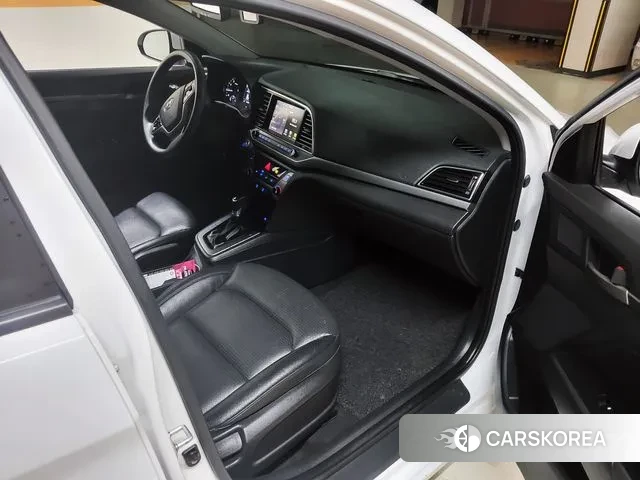 Hyundai Avante AD id 3737153 из Кореи 18