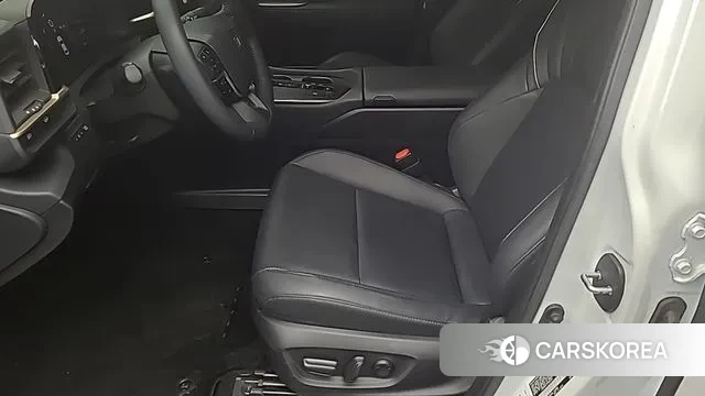 Toyota Crown Crossover id 3477875 из Кореи 18