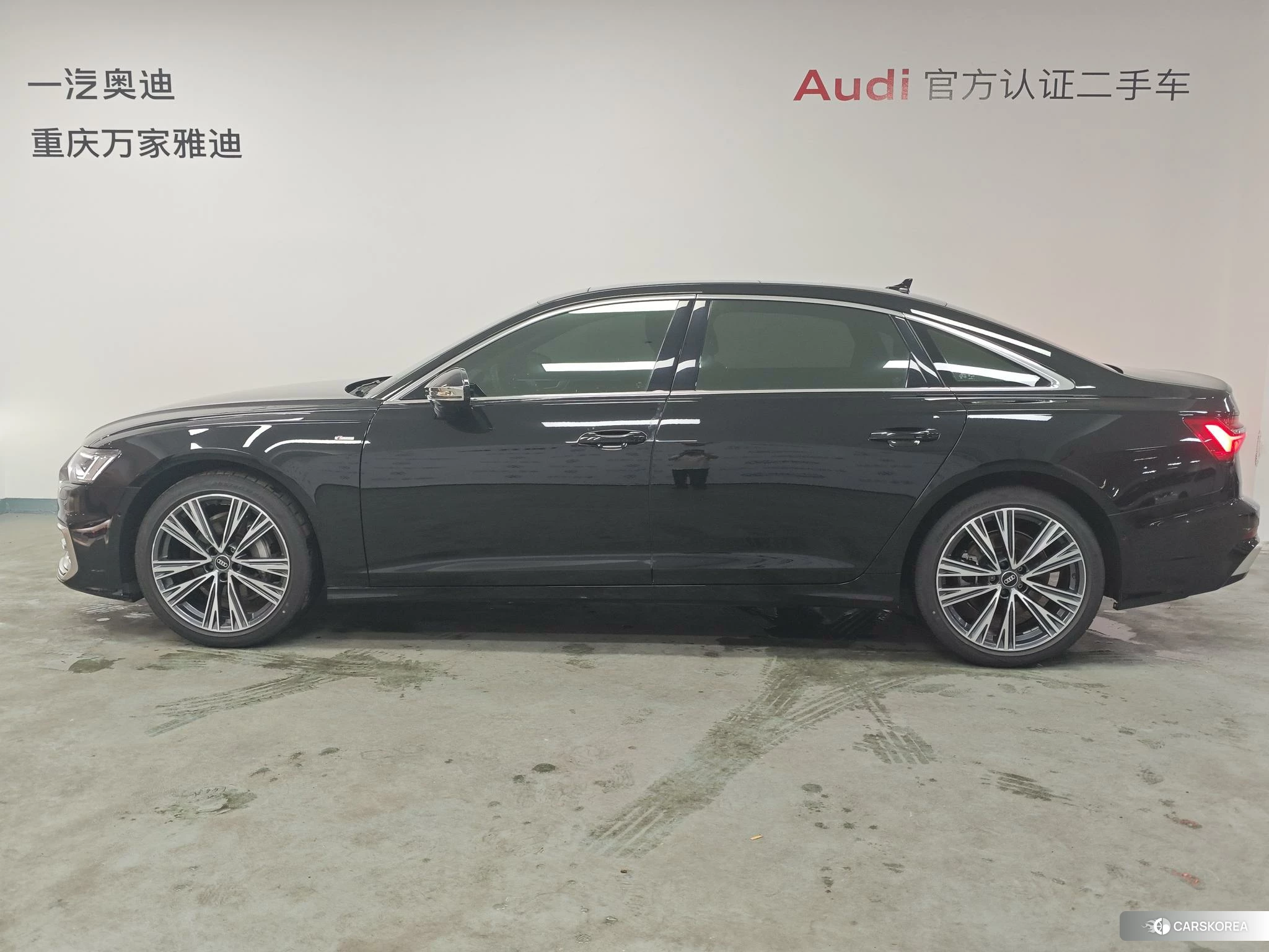 Audi A6L id 4479750 из Китая 17