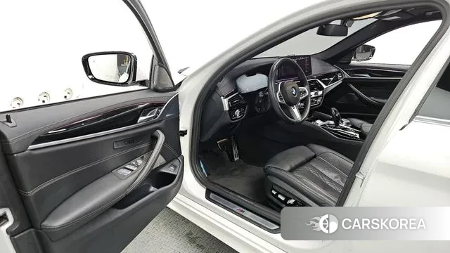 BMW 5 Series (G30) id 3478146 из Кореи 20