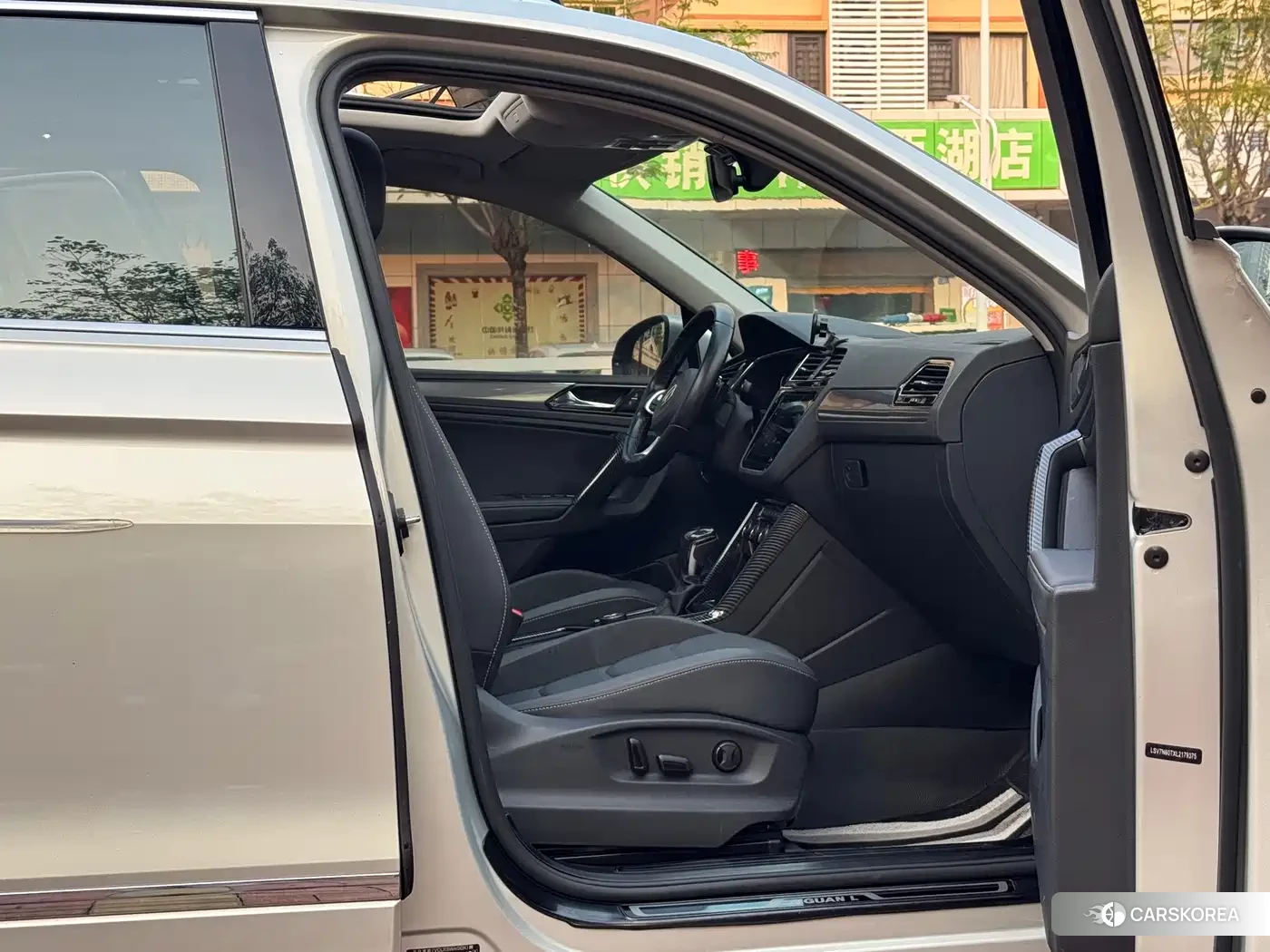 Volkswagen Tiguan L id 4565164 из Китая 24