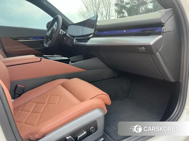 BMW 5 Series (G60) id 3739086 из Кореи 20