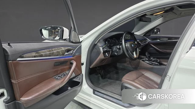 BMW 5 Series (G30) id 3820813 из Кореи 20