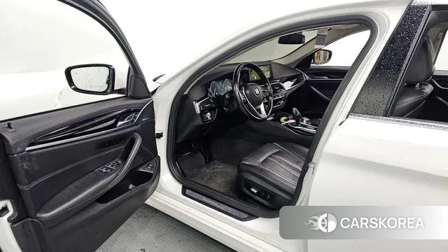 BMW 5 Series (G30) id 3713938 из Кореи 20