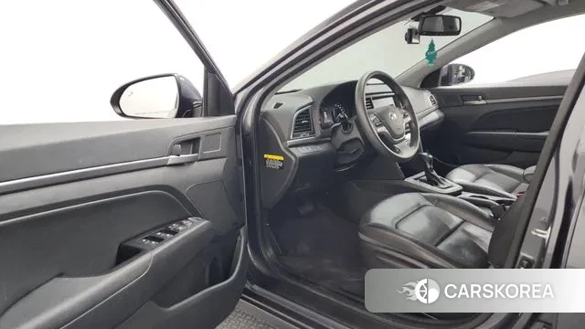 Hyundai Avante AD id 3505399 из Кореи 20