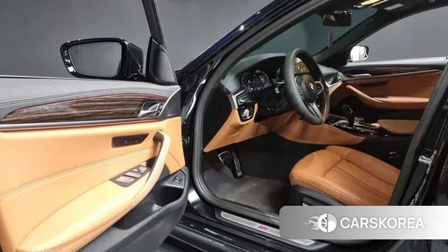 BMW 5 Series (G30) id 3478543 из Кореи 20