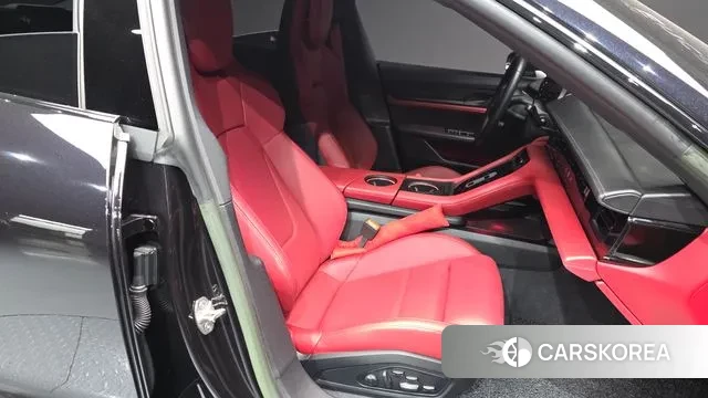 Porsche Taycan id 3388913 из Кореи 20