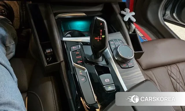 BMW 5 Series (G30) id 3709469 из Кореи 20