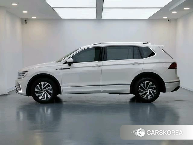 Volkswagen Tiguan L PHEV id 4278661 из Китая 20