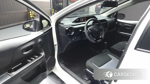 Toyota Prius C id 3879727 из Кореи 20