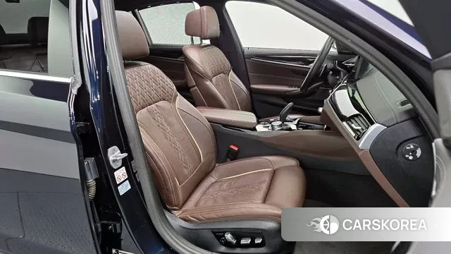 BMW 5 Series (G30) id 3758530 из Кореи 20