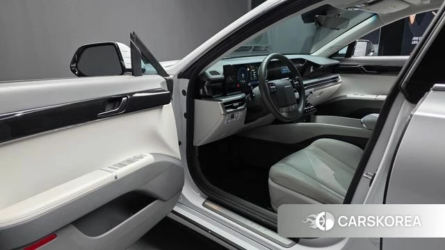 Hyundai Grandeur (GN7) id 3891832 из Кореи 20