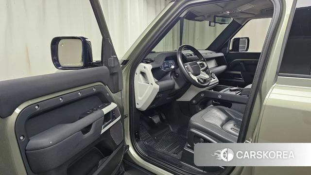 Land Rover Defender (L663) id 4187624 из Кореи 31
