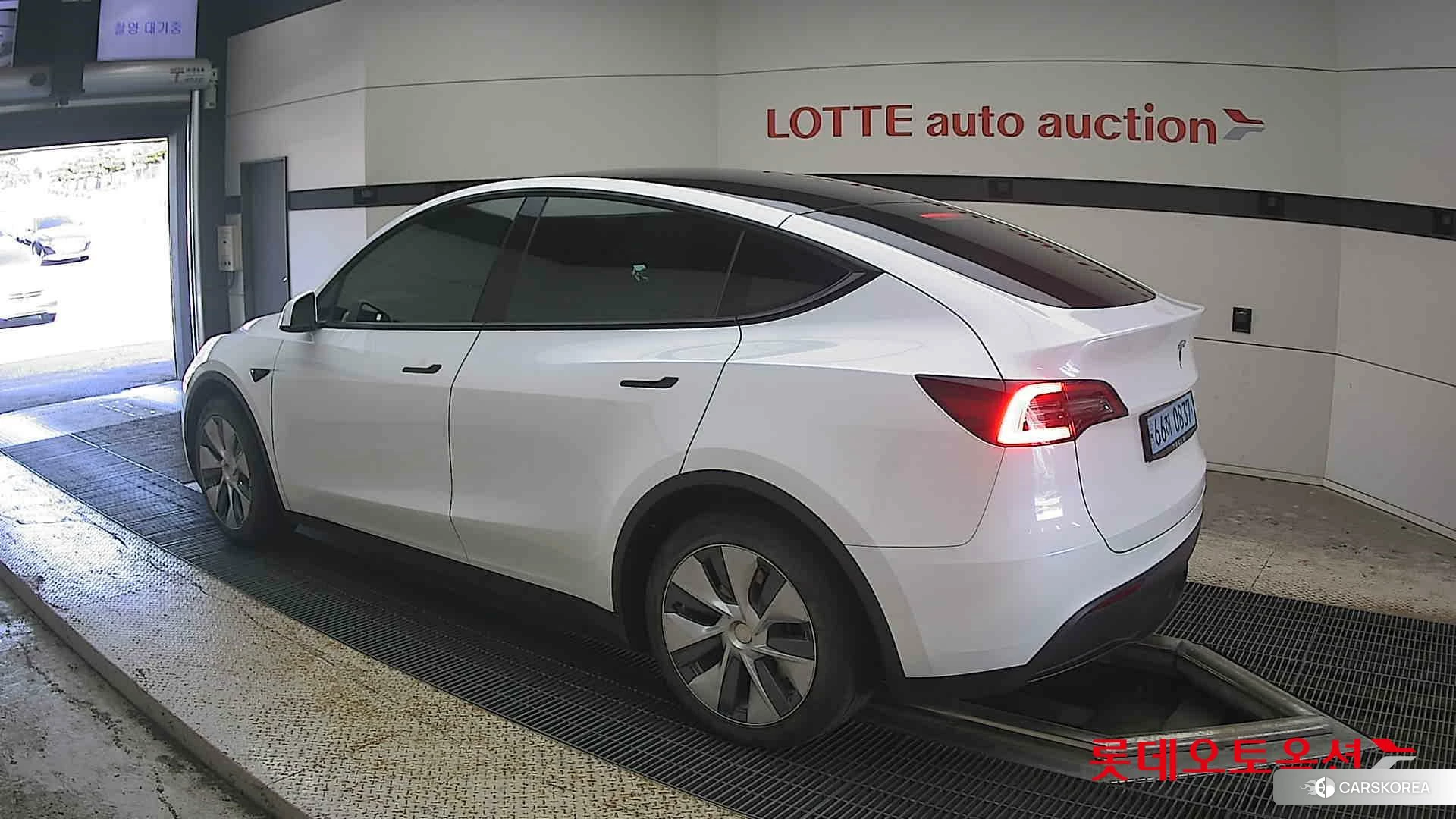 Tesla Model Y RWD id 4909363 из Кореи 37