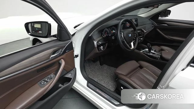 BMW 5 Series (G30) id 3814381 из Кореи 20