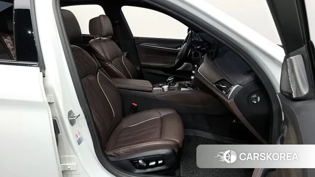 BMW 5 Series (G30) id 3671911 из Кореи 20