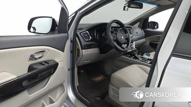 Kia The New Carnival id 4900687 из Кореи 32