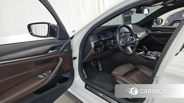 BMW 5 Series (G30) id 4683975 из Кореи 34