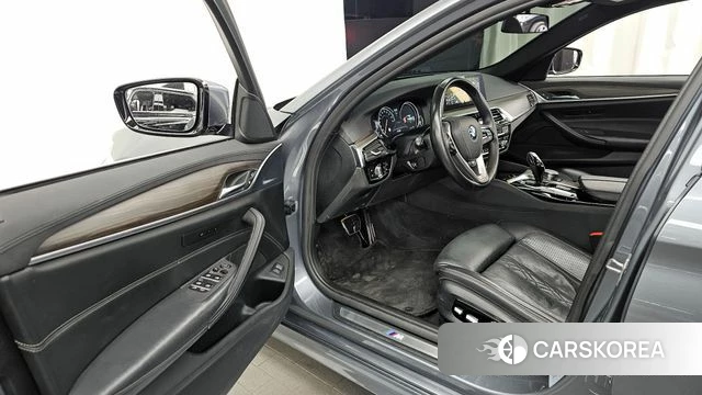 BMW 5 Series (G30) id 3894188 из Кореи 20