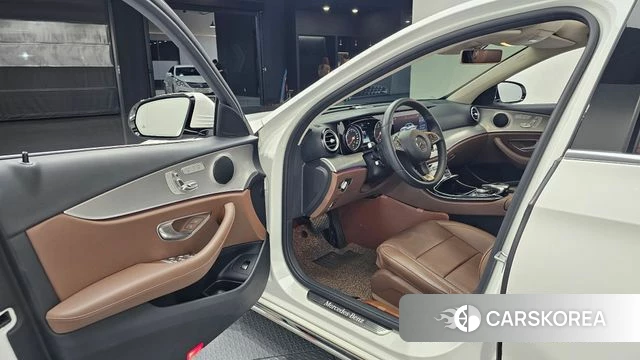 Mercedes-Benz E-Class W213 id 4596390 из Кореи 33
