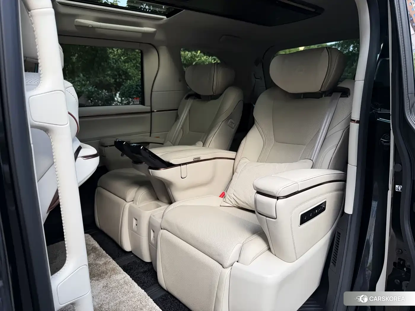 Lexus LM id 4565193 из Китая 27