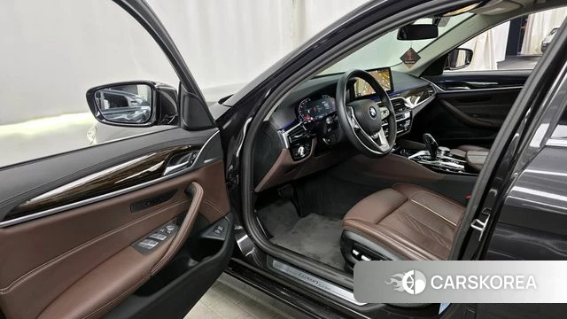 BMW 5 Series (G30) id 4343171 из Кореи 31