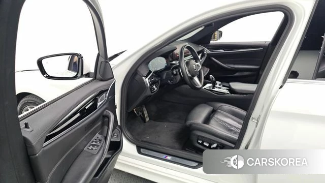 BMW 5 Series (G30) id 3955520 из Кореи 20