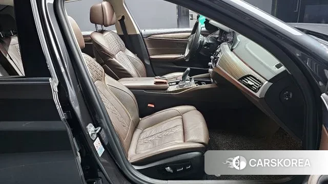 BMW 5 Series (G30) id 3514829 из Кореи 20