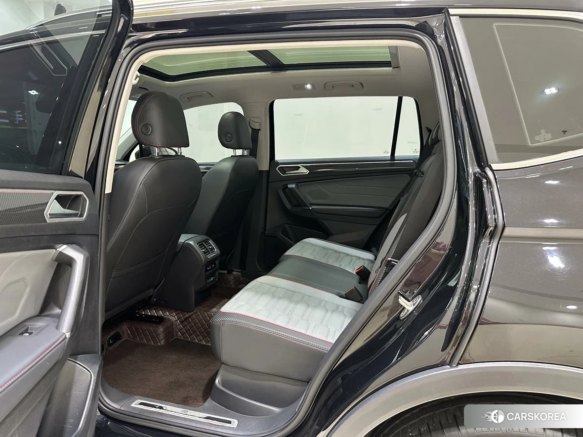 Volkswagen Tiguan L id 4498966 из Китая 14