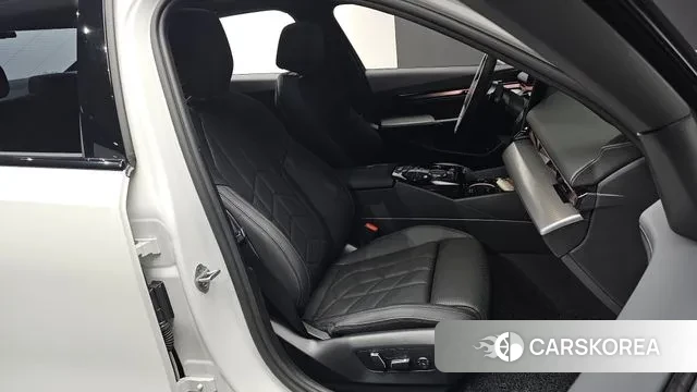 BMW 5 Series (G60) id 3609968 из Кореи 20