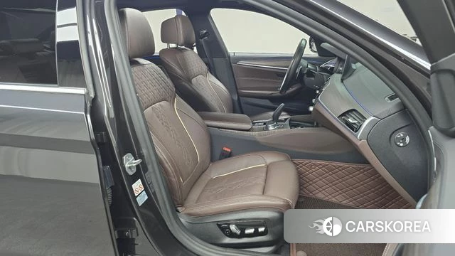 BMW 5 Series (G30) id 4196664 из Кореи 32