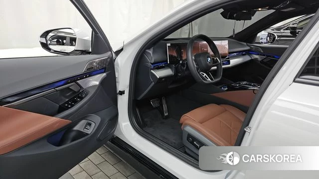 BMW 5 Series (G60) id 4532950 из Кореи 19