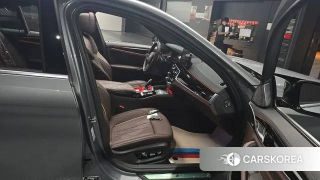 BMW 5 Series (G30) id 3365953 из Кореи 20