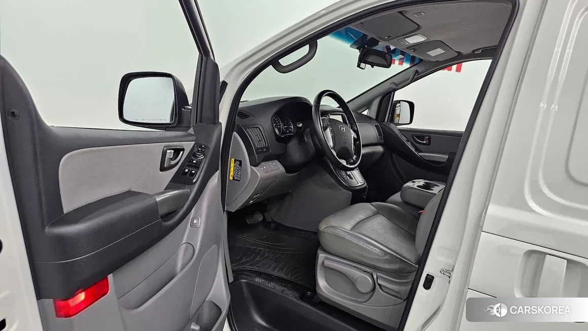 Hyundai The New Grand Starex id 2068787 из Кореи 20