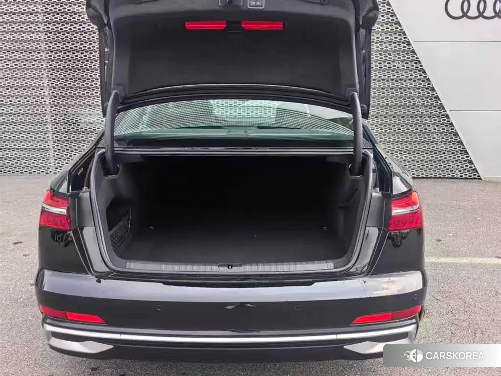 Audi A6L id 4622461 из Китая 12