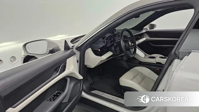 Porsche Taycan id 3488575 из Кореи 20