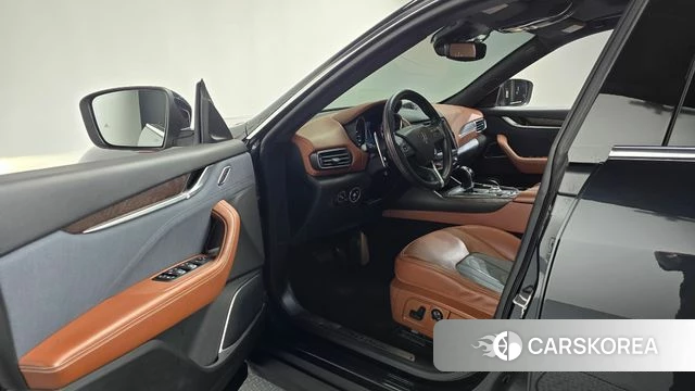 Maserati Levante id 4448054 из Кореи 32