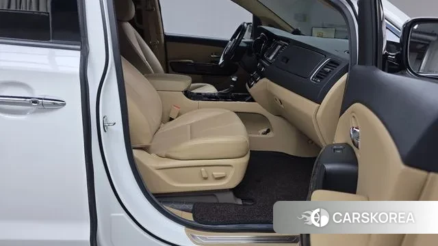 Kia The New Carnival id 3024609 из Кореи 20