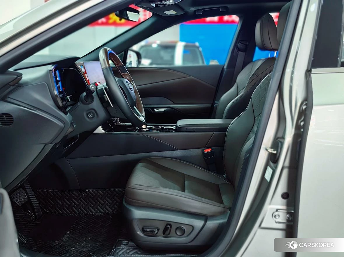 Lexus RX PHEV id 4461687 из Китая 16
