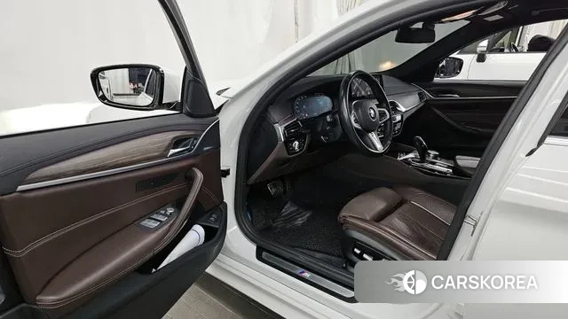 BMW 5 Series (G30) id 3676958 из Кореи 20