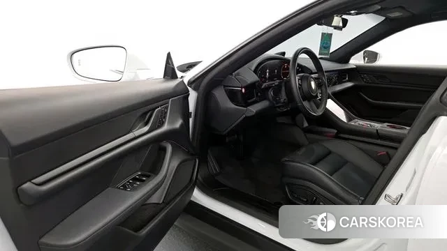 Porsche Taycan id 3279554 из Кореи 20