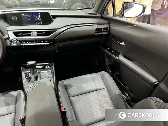 Lexus UX id 4359515 из Китая 18