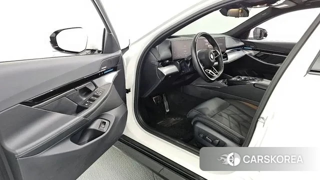 BMW 5 Series (G60) id 3057924 из Кореи 20