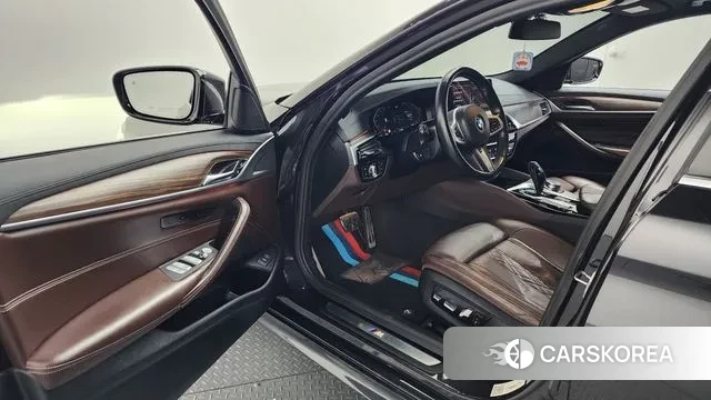 BMW 5 Series (G30) id 3552175 из Кореи 20