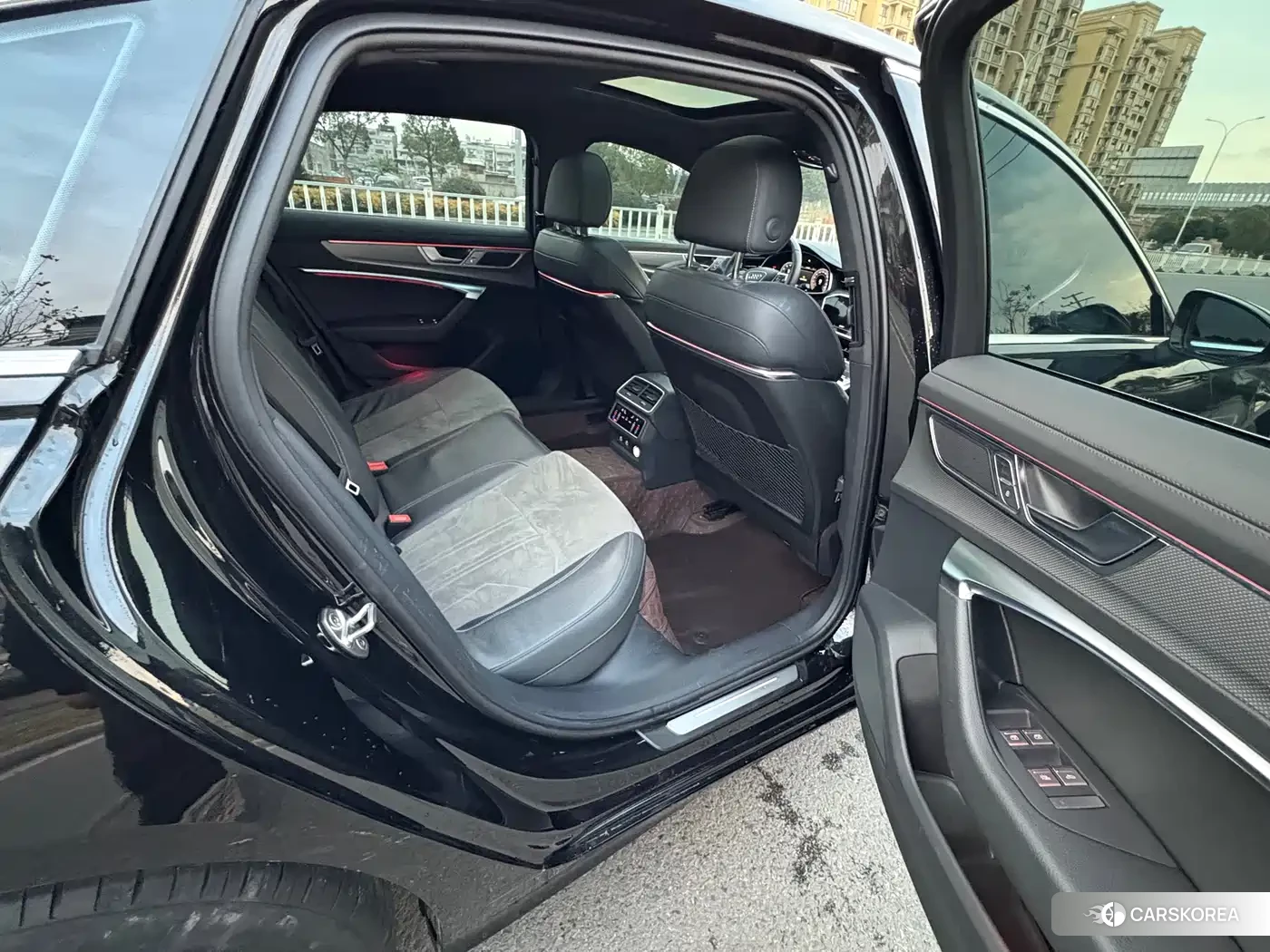 Audi A6L id 4545737 из Китая 16